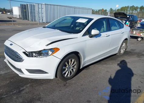 2017 Ford Fusion S z USA, uszkodzony, nr VIN 3FA6P0G79HR158122